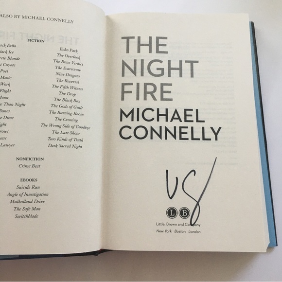 Signed Michael Connelly book - Picture 2 of 4